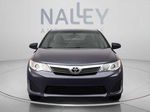 Used 2012 Toyota Camry SE FWD image 8