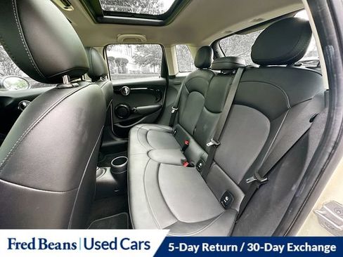 Used 2021 MINI Cooper 4-Door Hardtop FWD image 31