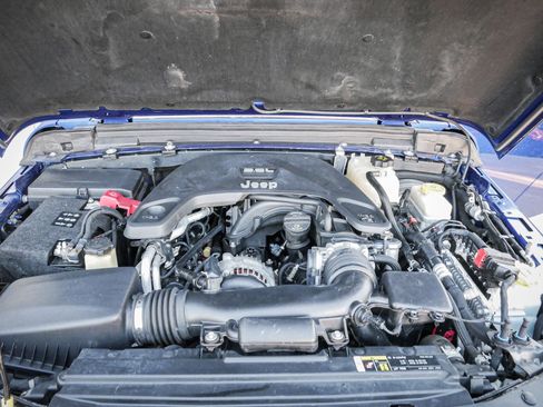 Used 2018 Jeep Wrangler Unlimited Sport image 32