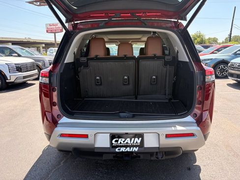 Used 2025 Nissan Pathfinder Platinum w/ Cargo Package AWD/4WD image 7