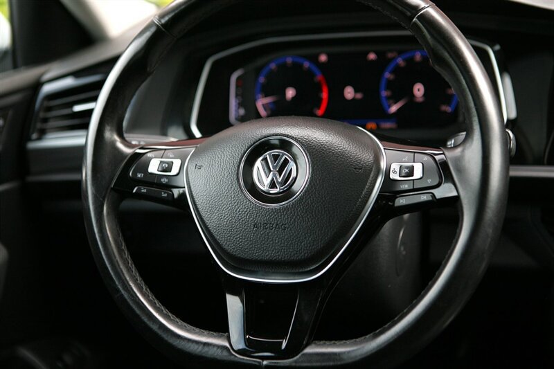 Used 2019 Volkswagen Jetta SEL FWD image 17