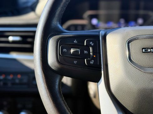 Used 2021 GMC Yukon XL Denali image 17