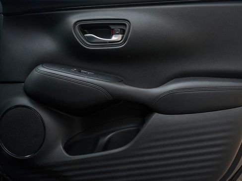 New 2026 Honda HR-V LX image 9