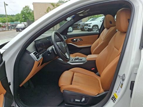 Used 2023 BMW 330i xDrive Sedan w/ Premium Package AWD/4WD image 13