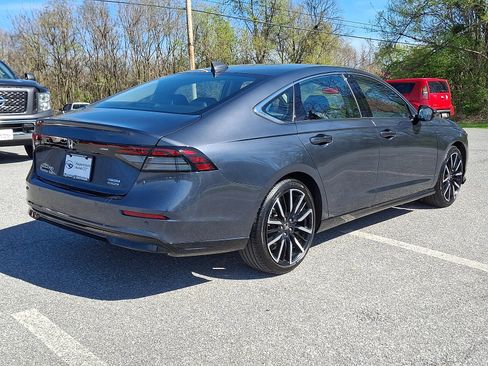 Used 2025 Honda Accord Touring image 6
