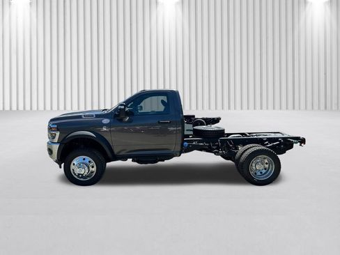 New 2026 RAM 4500 Tradesman w/ Chrome Appearance Group AWD/4WD image 8