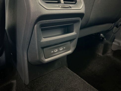 New 2026 Volkswagen Taos SE image 32