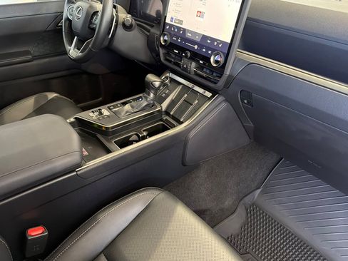 Used 2025 Lexus GX 550 AWD/4WD image 20