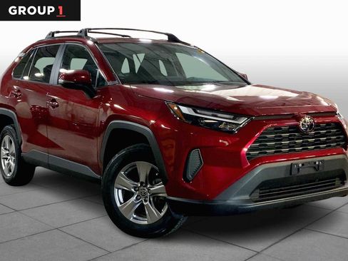 Used 2022 Toyota RAV4 XLE image 2