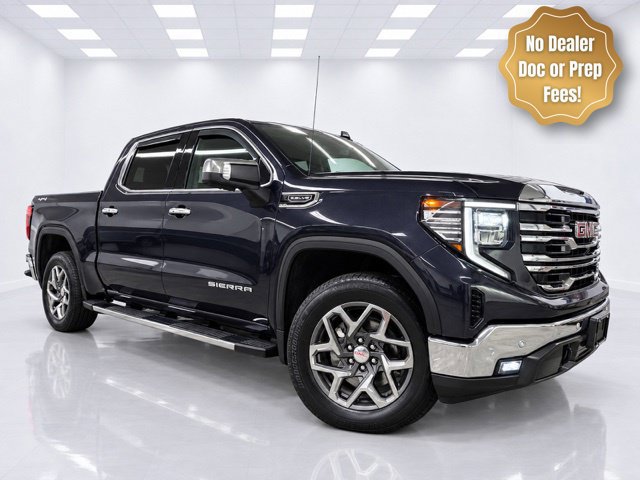 Used 2023 GMC Sierra 1500 SLT w/ SLT Premium Plus Package AWD/4WD image 3