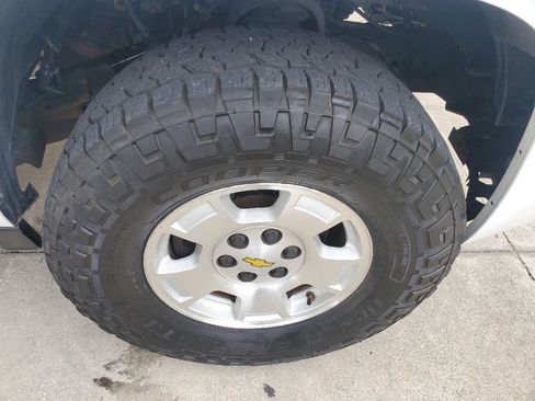 Used 2011 Chevrolet Avalanche LS RWD image 38