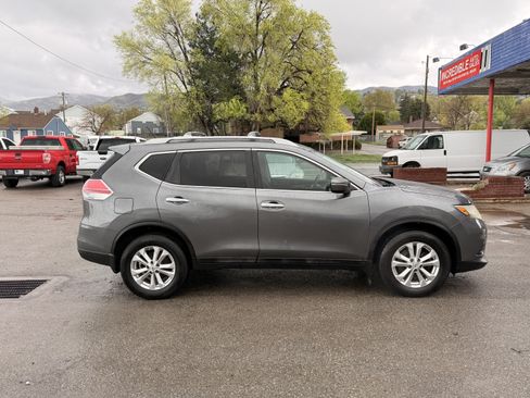 Used 2015 Nissan Rogue SV w/ SV Family Package AWD/4WD image 3