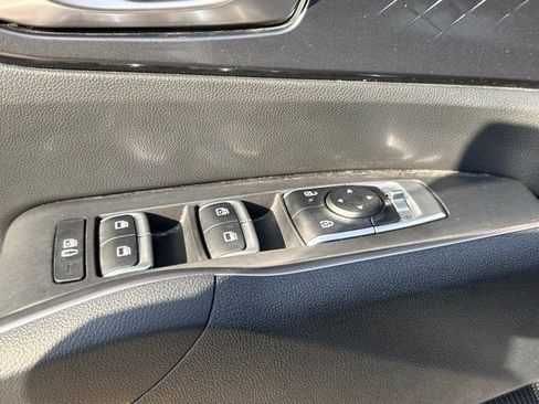 Used 2025 Kia Sorento S FWD image 17