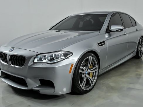 Used 2016 BMW M5 RWD image 5