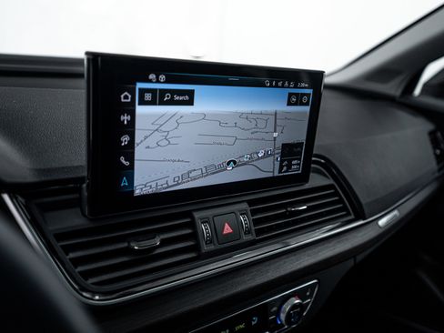 Certified 2025 Audi Q5 2.0T Premium Plus w/ Premium Plus Package image 12