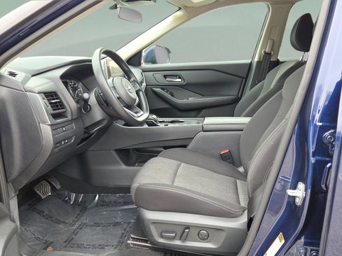 Used 2024 Nissan Rogue SV image 11