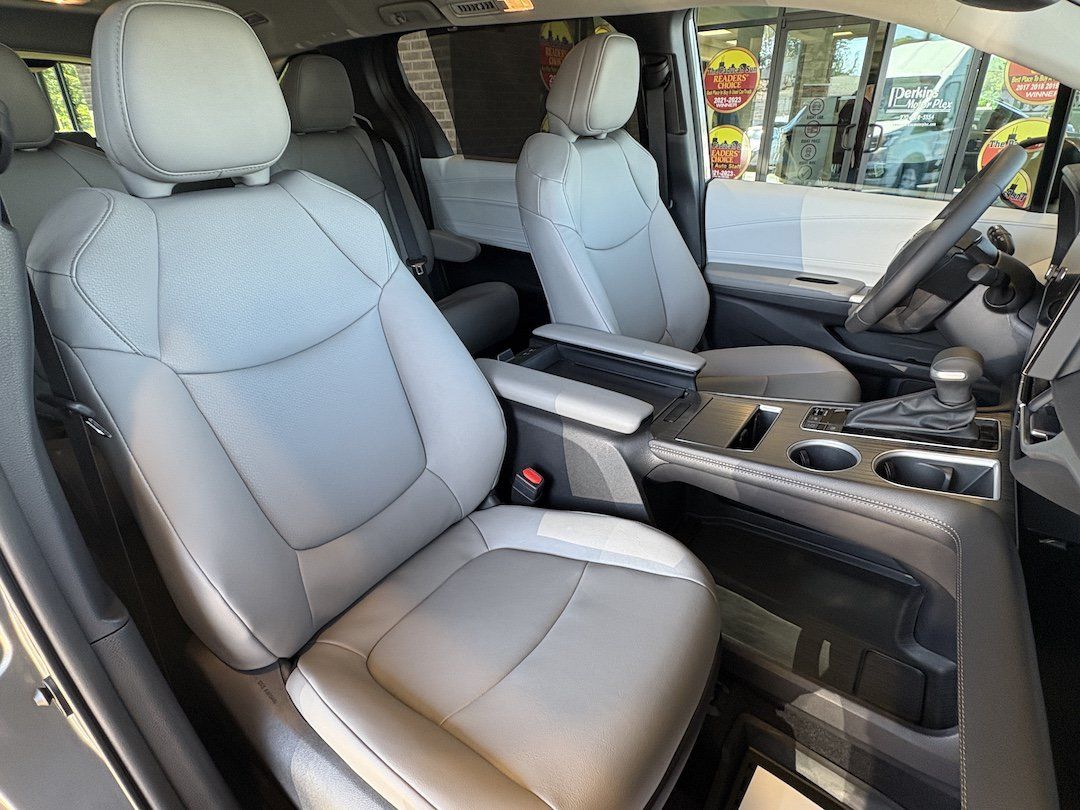Used 2026 Toyota Sienna XLE AWD/4WD image 30