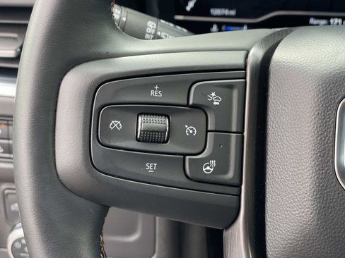 Used 2023 GMC Yukon AT4 image 8