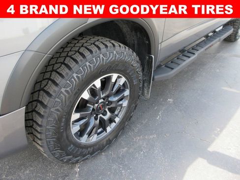 Used 2021 Nissan Titan PRO-4X w/ Pro-4x Convenience Package AWD/4WD image 3