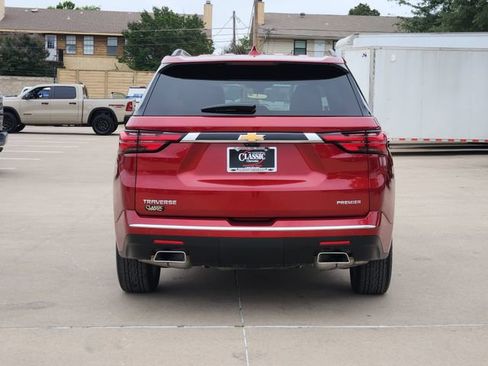 Used 2023 Chevrolet Traverse Premier FWD image 13