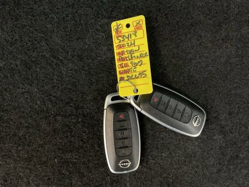 Used 2024 Nissan Pathfinder SL image 23