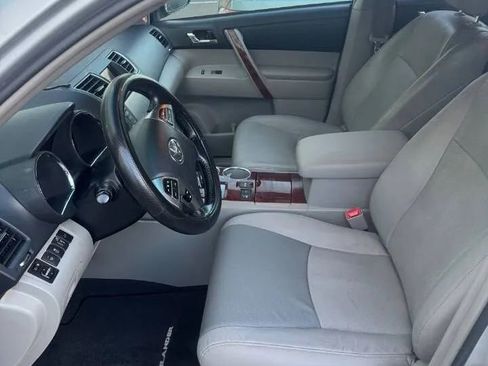 Used 2013 Toyota Highlander Limited image 12