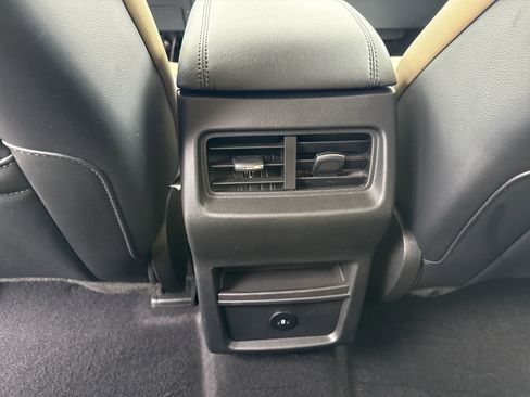 Used 2022 Ford Edge SEL image 13