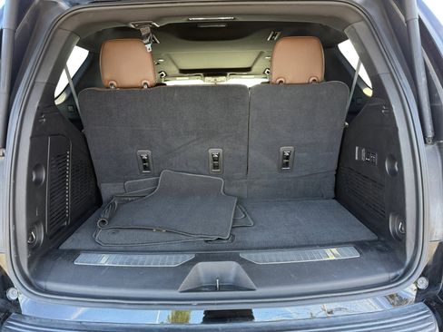 Used 2021 Chevrolet Tahoe High Country w/ Premium Package image 17