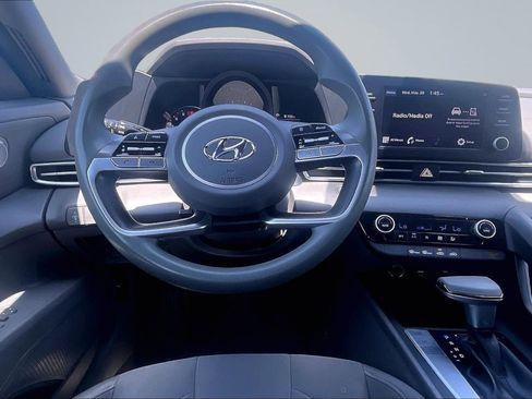 Used 2023 Hyundai Elantra SEL FWD image 5