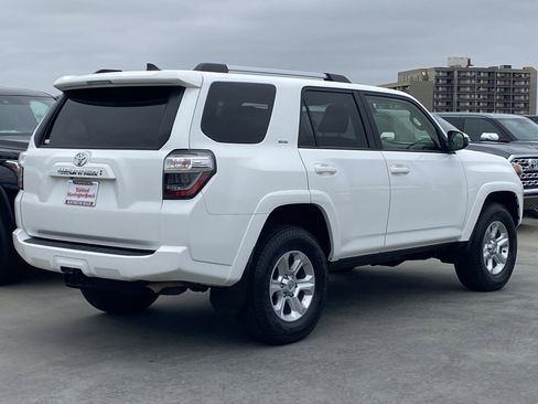 Certified 2024 Toyota 4Runner SR5 AWD/4WD image 3