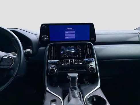 Used 2022 Lexus LX 600 4WD w/ Accessory Package (Z1) image 20