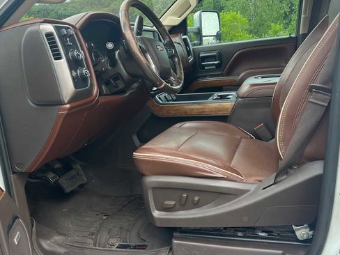 Used 2016 Chevrolet Silverado 3500 High Country w/ Duramax Plus Package image 7