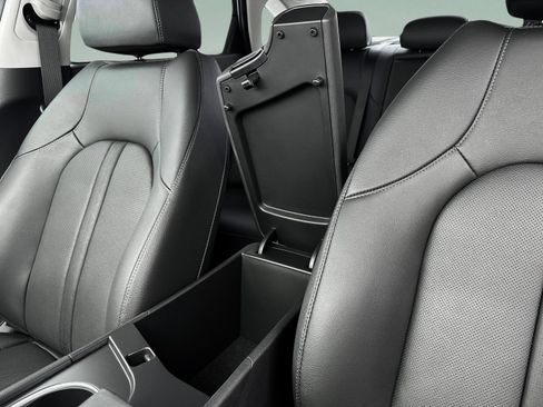 New 2025 Hyundai Sonata Limited image 18