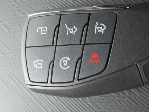 New 2026 GMC Yukon AT4 Ultimate w/ LPO, Floor Liner Package AWD/4WD image 42