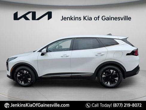 New 2026 Kia Sportage LX FWD image 8