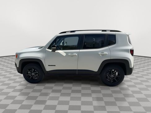 Used 2023 Jeep Renegade Latitude AWD/4WD image 5