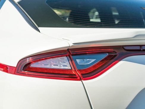 Used 2021 Kia Stinger GT1 RWD image 8