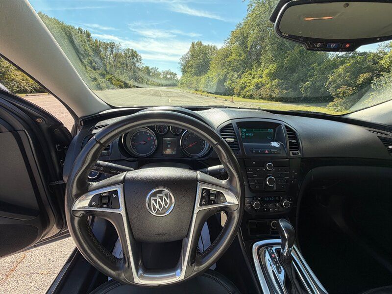 Used 2011 Buick Regal CXL FWD image 11