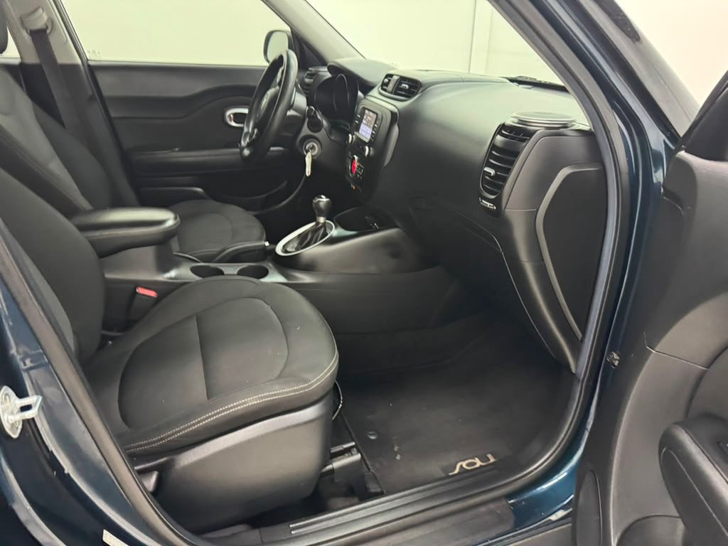 Used 2017 Kia Soul + FWD image 14