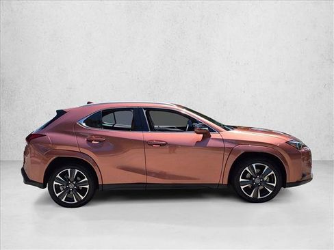 Used 2025 Lexus UX 300h FWD w/ Accessory Package (Z1) image 4