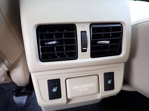 Used 2018 Subaru Outback 3.6R Limited image 11