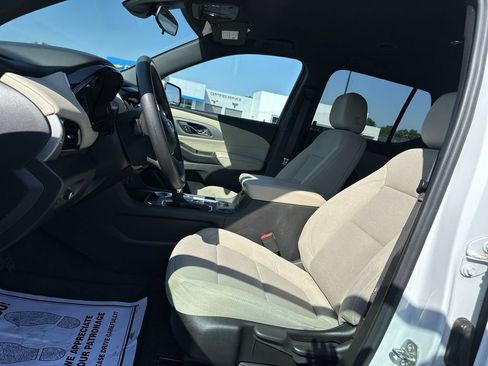 Used 2023 Chevrolet Traverse LS w/ Safety Package FWD image 19