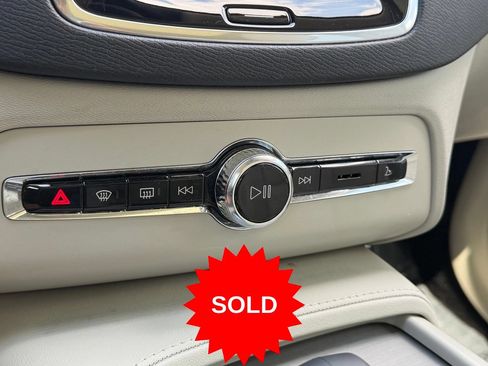 Certified 2025 Volvo XC90 B5 Core w/ Protection Package Premier AWD/4WD image 22
