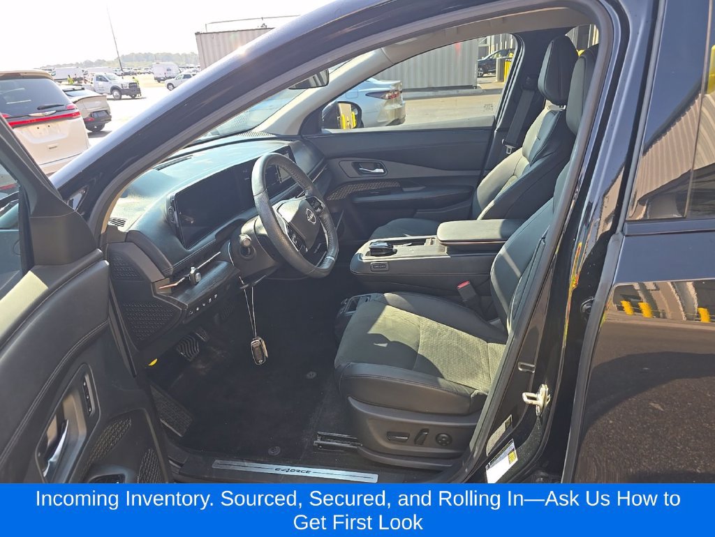 Used 2023 Nissan Ariya AWD image 3