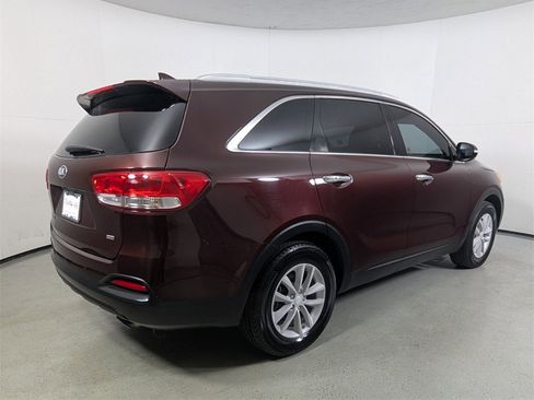 Used 2018 Kia Sorento LX image 7