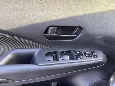 Used 2020 Nissan Kicks S image 26