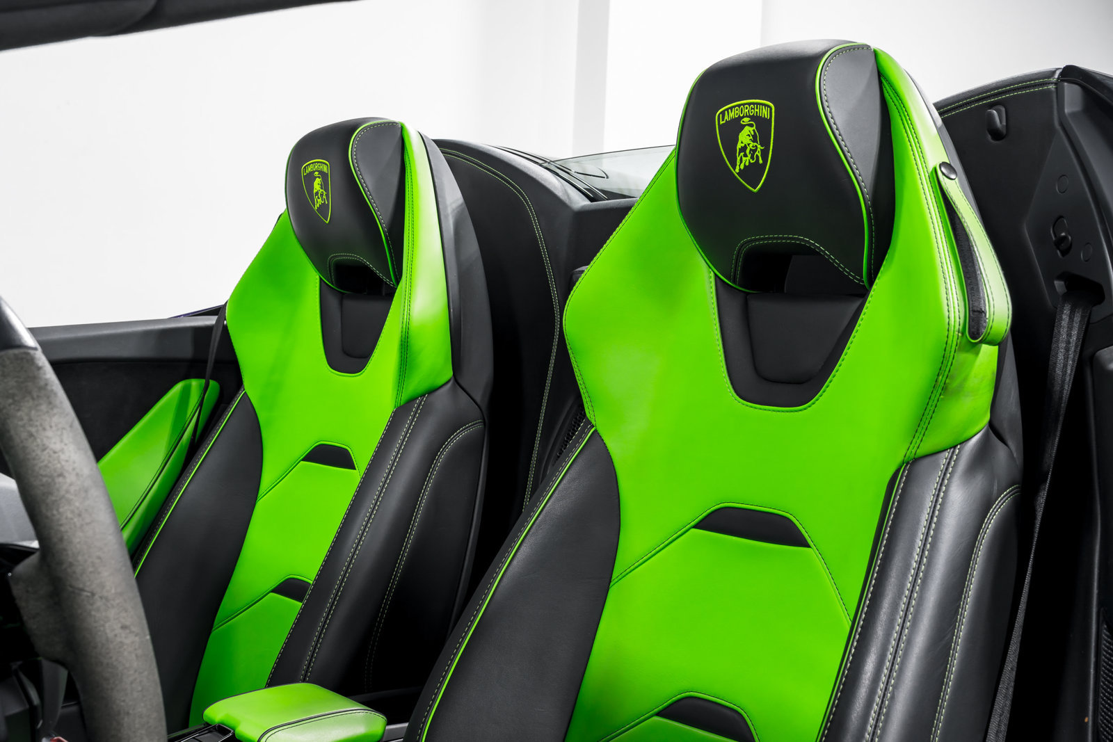 Used 2023 Lamborghini Huracan EVO RWD image 19
