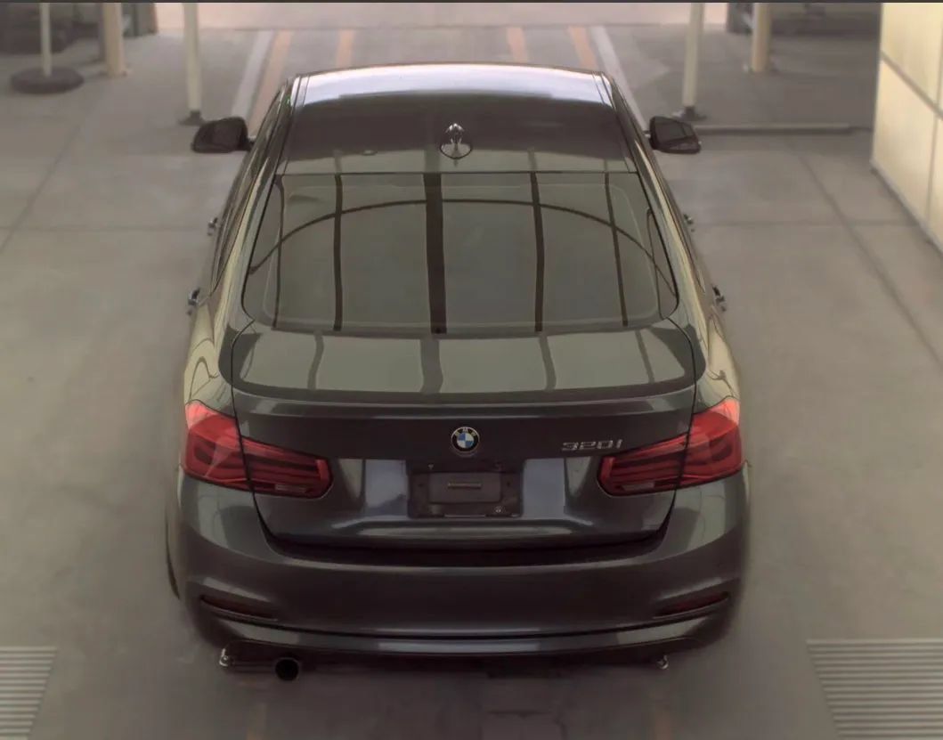 Used 2016 BMW 320i Sedan RWD image 3