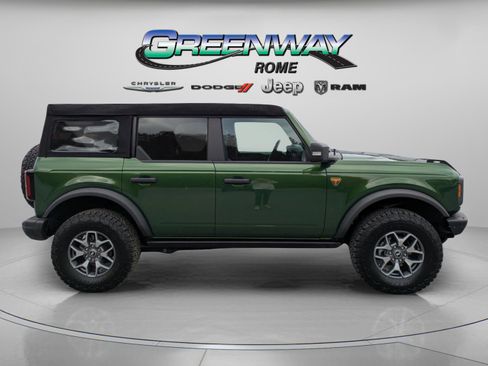 Used 2025 Ford Bronco Badlands image 8