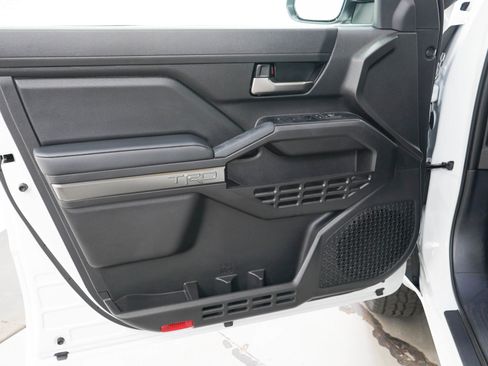 Used 2026 Toyota Tacoma TRD Off-Road AWD/4WD image 39